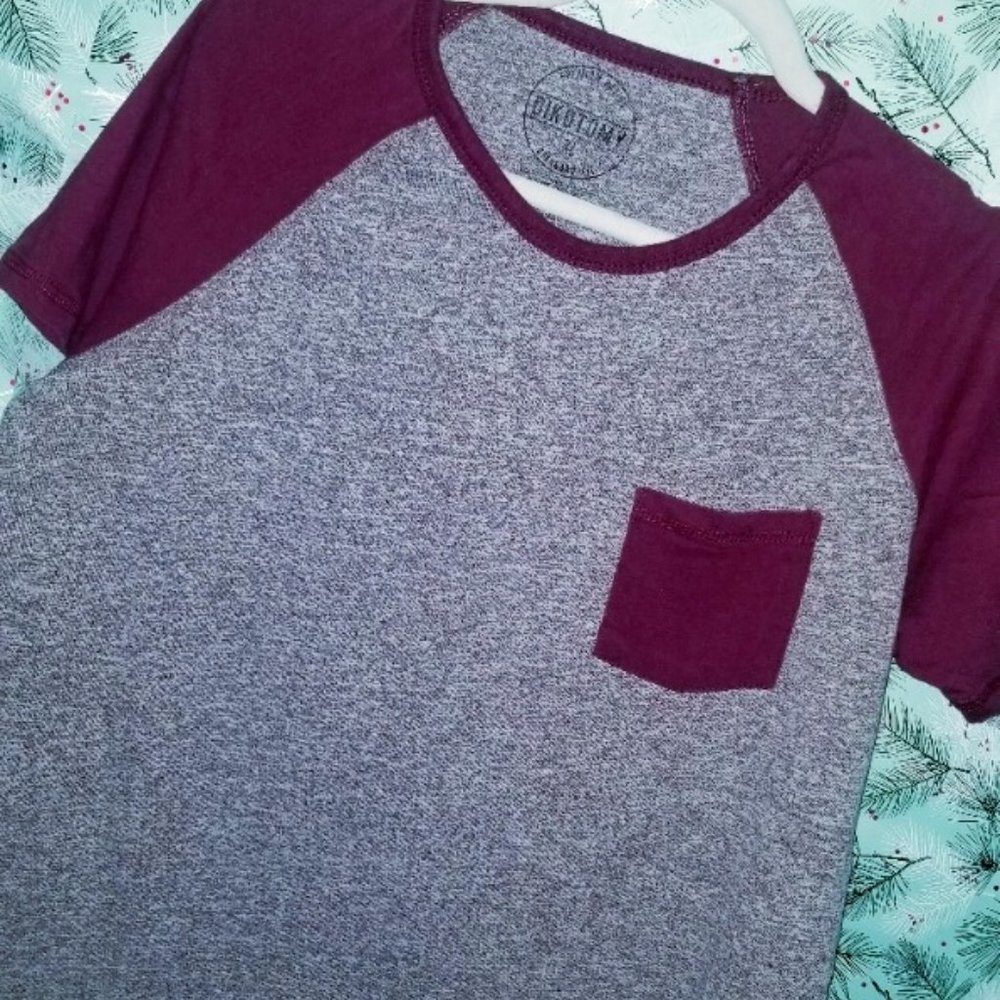 MEN LARGE DIKOTOMY TSHIRT